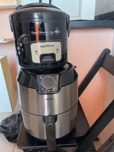 Panela de arroz e airfryer