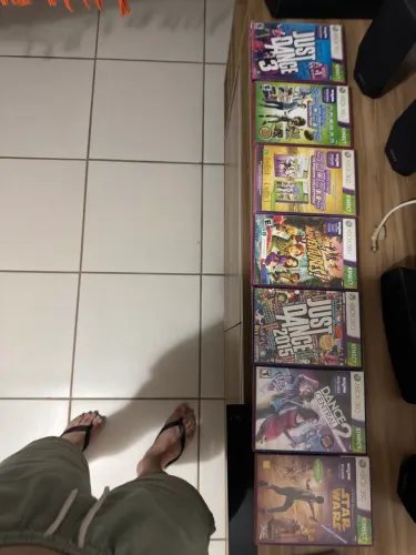 Kit 7 Jogos Originais para Kinect Xbox 360 - Just Dance, Kinect Sports, Star Wars e Mais