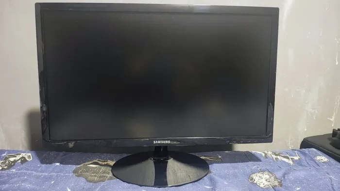 Monitor Gamer Samsung 24" Full HD 1ms S24D332H - Perfeito Estado