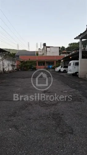 Terreno com casa