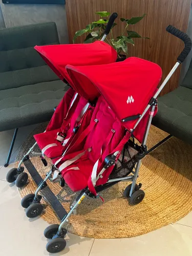 Carrinho Maclaren para gêmeos