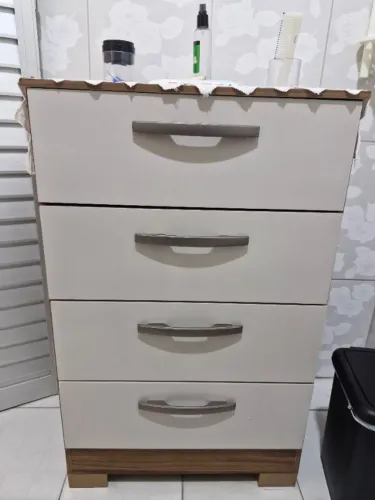 COMODA PARA QUARTO 4 GAVETAS
