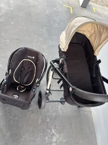 Carrinho de bebê Safety com Moisés + bebê conforto