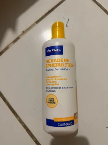 TAPETE HIGIÊNICO E SHAMPOO P/ CACHORRO E GATO