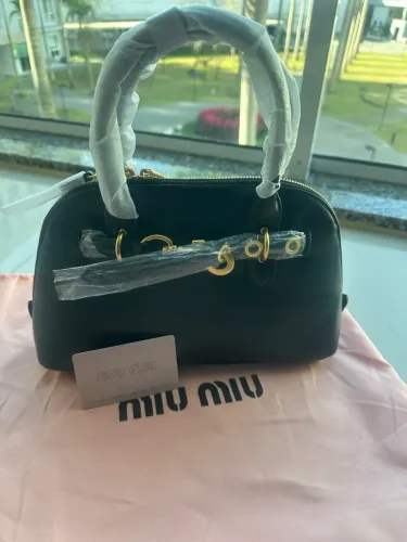 MIU MIU - Bolsa de mão em couro napa - Acompanha todo os itens  