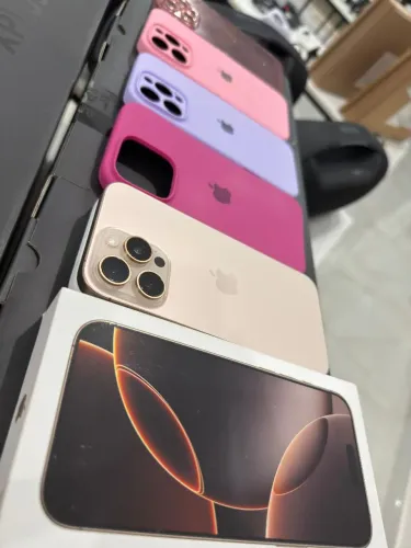 Apenas venda. Iphone 16 pro Max 256Gb, 97% de bateria. Ainda na garantia Apple.