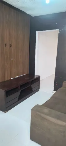Casa em Marechal Hermes, 1 quarto, sala, cozinha e banheiro.