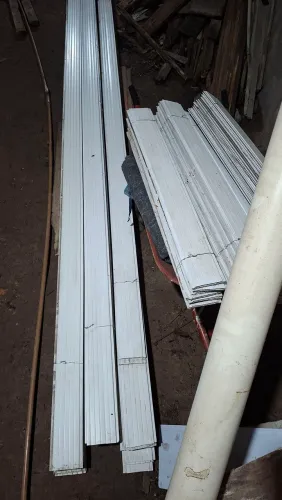 21 Metros de Forro Pvc Usado Ainda bom Folhas variáveis