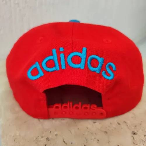 Original Boné Adidas aba reta Originals Samstag Vermelho e Azul - Raro 2018
