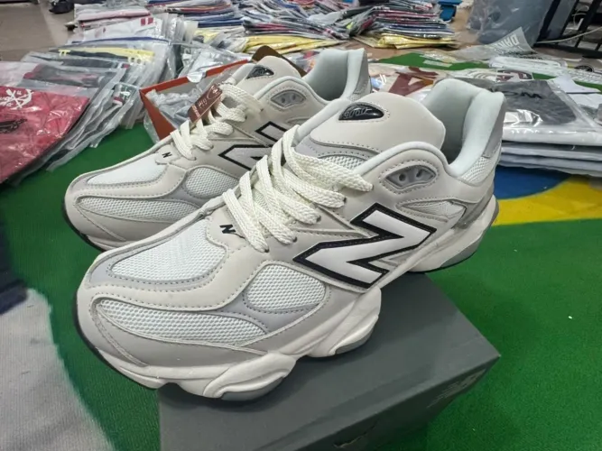 New Balance Triple White 9060 Tam 44 - Novo
