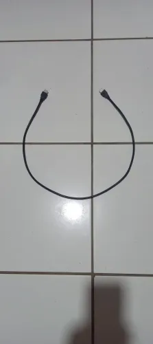 CABO HDMI APROXIMADAMENTE 1 METRO, SEM USO.