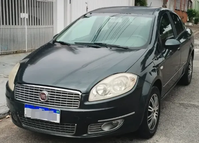 Fiat Linea Essence 1.8 Flex 16V 4P 2012