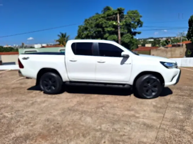 Toyota Hilux CD SR 4X4 2.8 TDI Diesel Aut. 2017