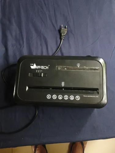 Máquina de picar papel 