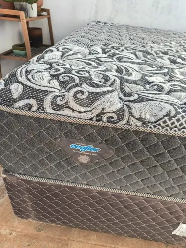 Cama box queen
