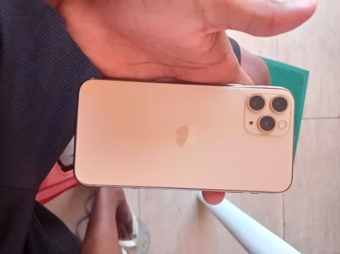 iPhone 11 pro conservado!