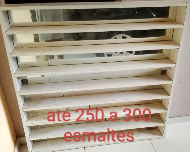 Esmalteria de 250 a 300 esmaltes