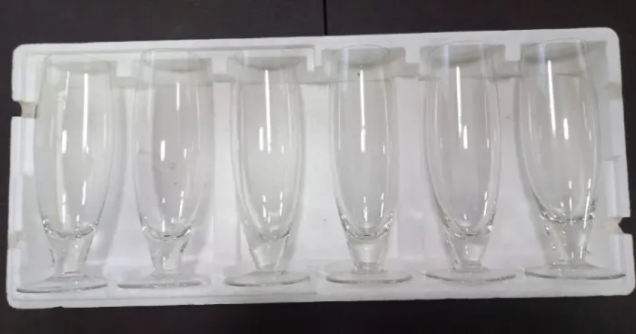 vendo 06 taças de cerveja oval