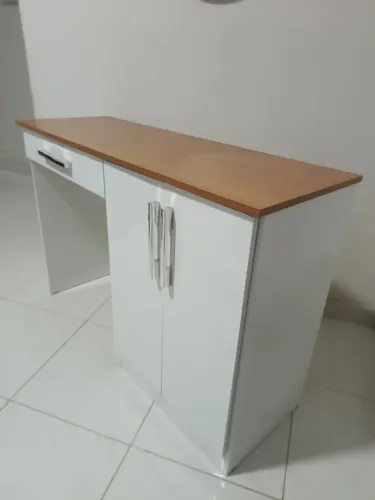 Mesa para Computador/ Escrivaninha