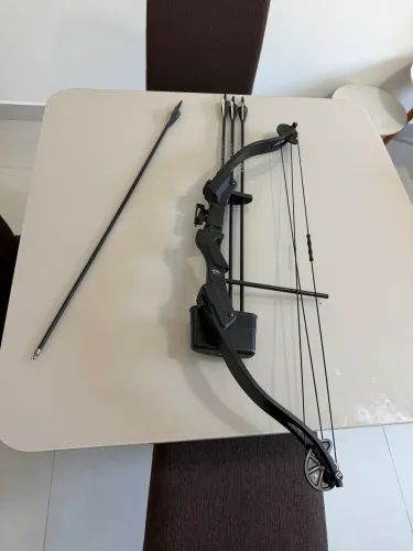 Arco Composto MK (Mart Kung) 20-30 lb + 4 Flechas Carbono MUSEN + Acessórios