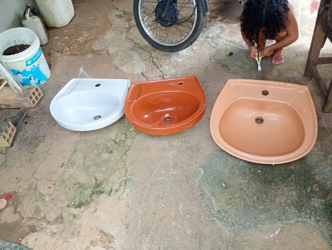 Vendo três pias valor 200