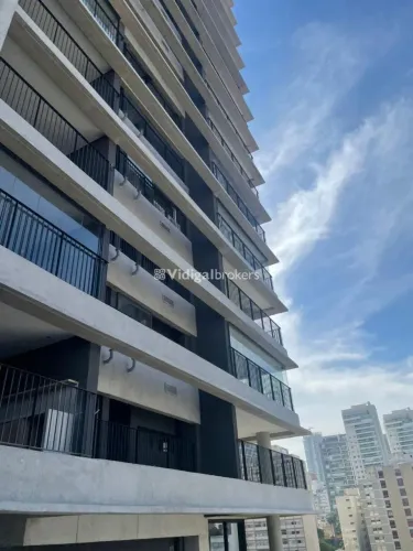 Pinheiros, novo, 2 dorms, 1 suíte, 1 vaga. Piscina raia e academia.