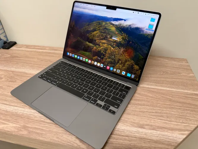 MacBook Air M3 - 8GB / 256gb - Bateria 100 %