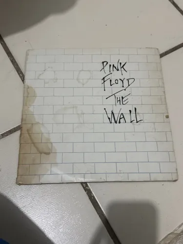Pink Floyd - The Wall, álbum duplo em vinil, selo CBS, com capa e os dois discos.