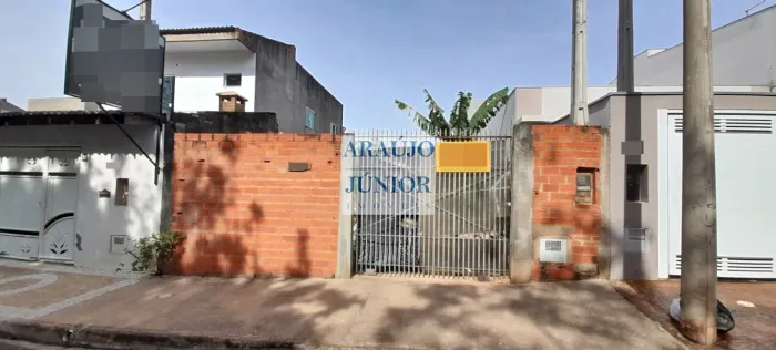 Terreno murado, com alicerce de 2 quartos e 1 banheiro construido bairro Jardim nova esper