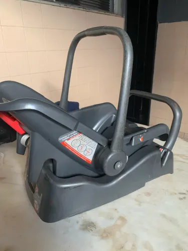 Bebê Conforto Burigotto Touring + Base para Carro
