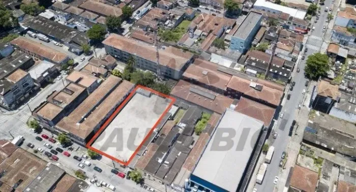 Terreno comercial para alugar no Bairro Macuco em Santos - SP