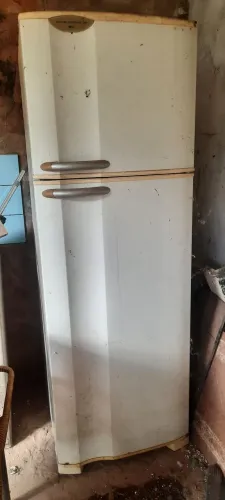 Vendo geladeira en bom estado