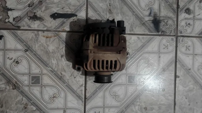 Vendo um alternador "quebra galho" para o Palio fire, gerando perfeitamente.