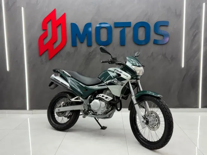 NX4 FALCON 400 VERDE 2005/2005