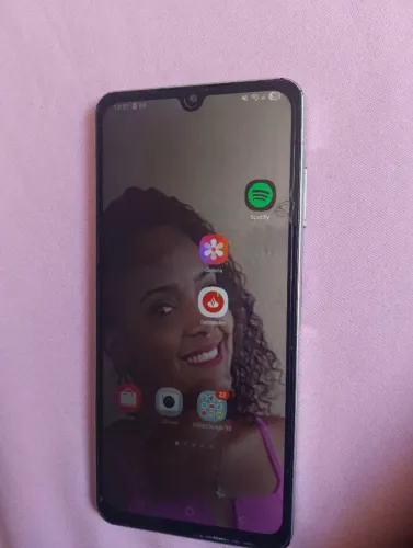 Celular usado em boas condições