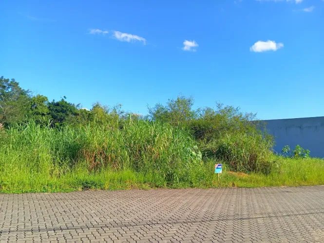 Terreno a venda possui 848,1 metros quadrados em Nova Penedo - Itatiaia - RJ