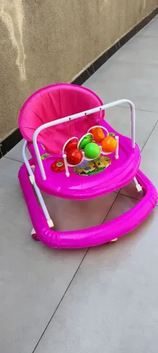 Andador bebê menina