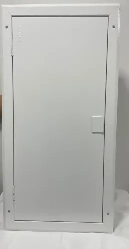 Quadro de distribuição embutir com barramento 150A 44+8 disj + geral Gomes 