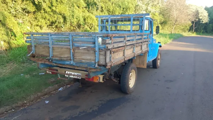 Toyota Band.Picape CD 2P Chassi Longo Diesel 1975