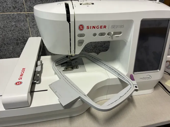 Máquina de bordar Singer
