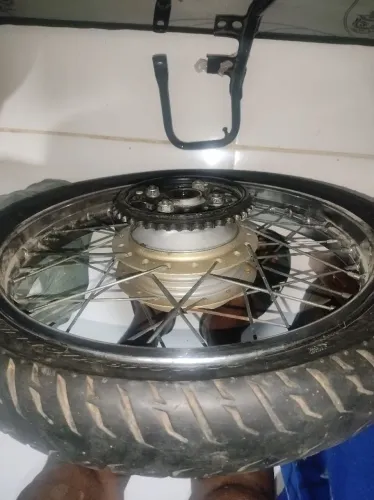 Rodas raiadas Fan 150 original Honda com pneus