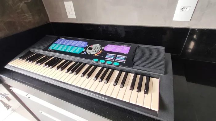 Teclado Yamaha PSR 185 - Oportunidade 