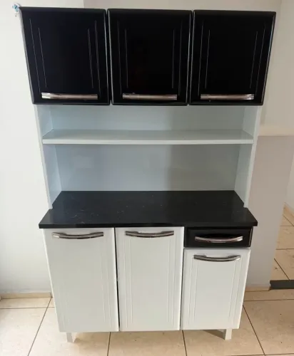 Armário de cozinha de aço seminovo conservadissimo um mês de uso 