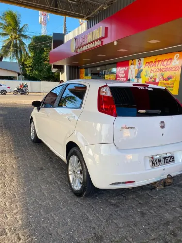 Fiat Punto Attractive 1.4 Fire Flex 8V 5P 2011