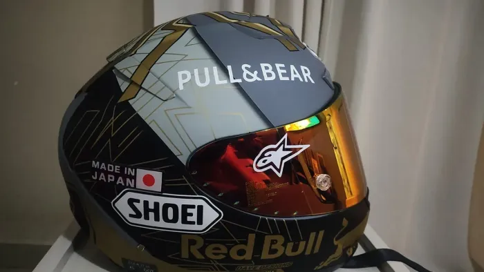 Capacete Shoei Red Bull 