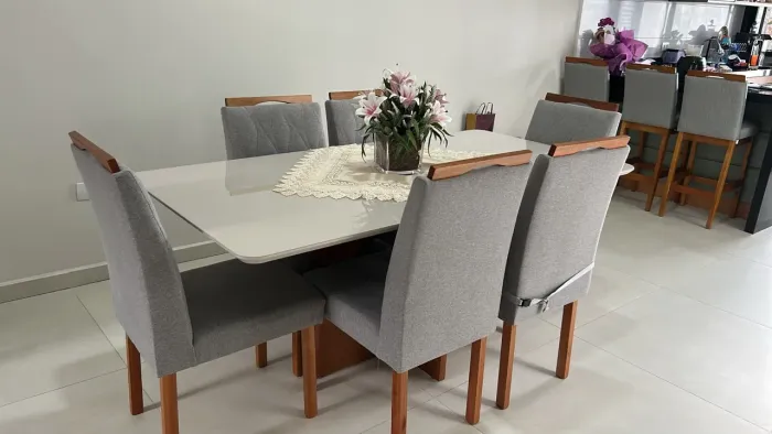 Mesa de vidro - 6 lugares (novíssima)