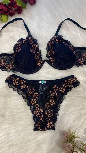 Lingerie RIVANNA | Renda Preta & Contraste Nude Sofisticado