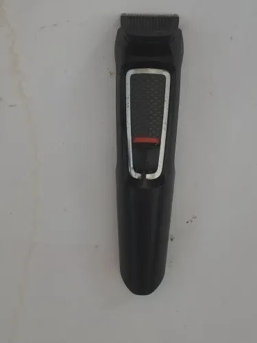 Barbeador e Aparador de Pelos Sem fio Philips Bivolt