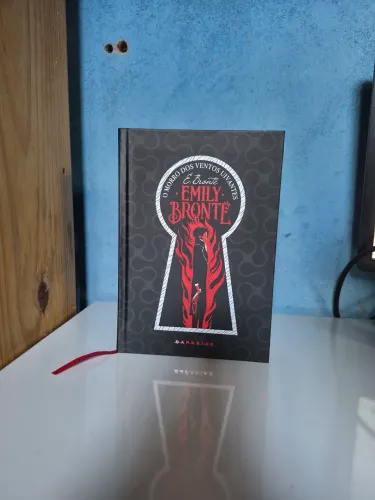 Morro dos Ventos Uivantes - Editora Darkside