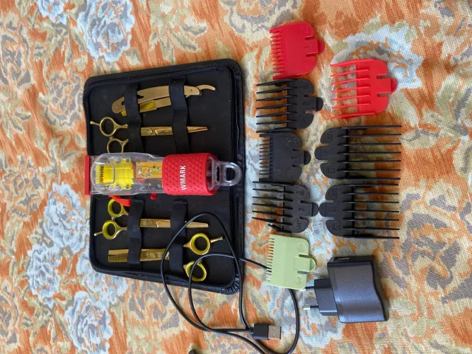 Máquina de Corte Profissional + Kit Completo (Tesouras, Pentes e Acessórios)